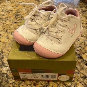 Brand New Stride Rite Duckling size 3.5W